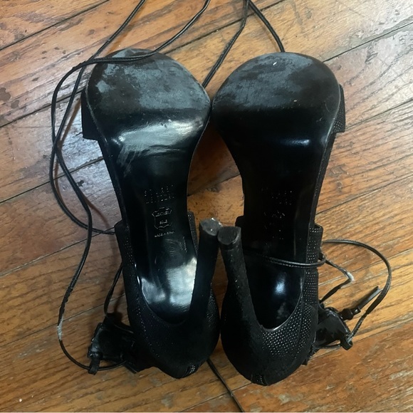Stuart Weitzman Black Legwfap Goosebump Stiletto Sandal Heels Size 9 - Picture 5 of 6